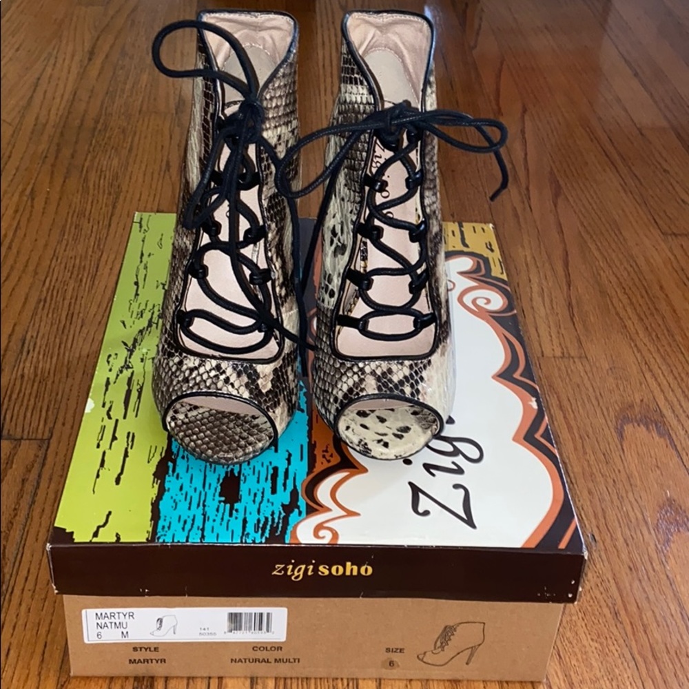 Zigi soho lace up,snake heel